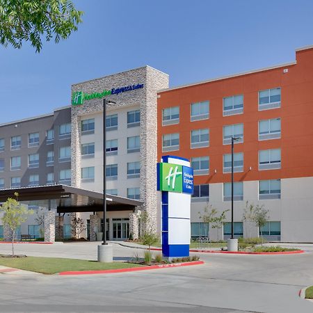 Holiday Inn Express & Suites - Dallas Nw Hwy - Love Field By Ihg Екстер'єр фото