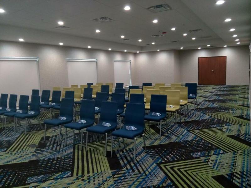 Holiday Inn Express & Suites - Dallas Nw Hwy - Love Field By Ihg Екстер'єр фото