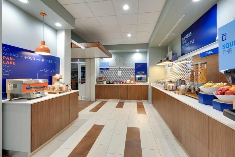 Holiday Inn Express & Suites - Dallas Nw Hwy - Love Field By Ihg Екстер'єр фото